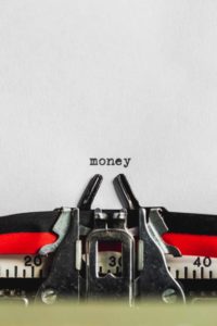 Praat jij wel eens over geld? In deze blogpost geef ik je 6 redenen waarom we allemaal vaker over geld zouden moeten praten | SkereStudent.com